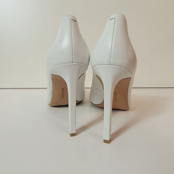 Nine West White Tatiana Pointy Toe Stiletto Pumps Size 9.5 - Picture 7 of 9